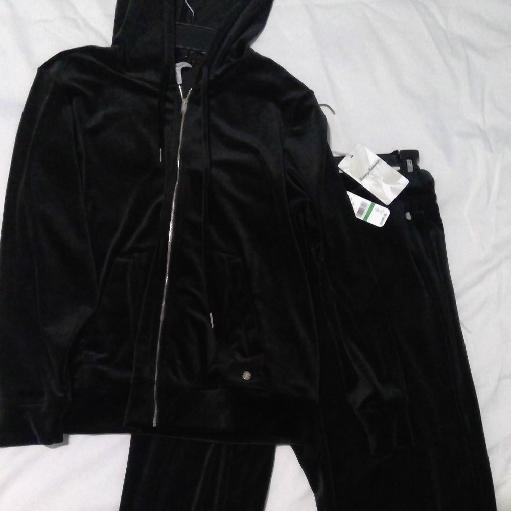 Black velvet tommy bahama matching set